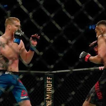 Tony Ferguson vs Justin Gaethje (turn on sound) crazy popping punches.