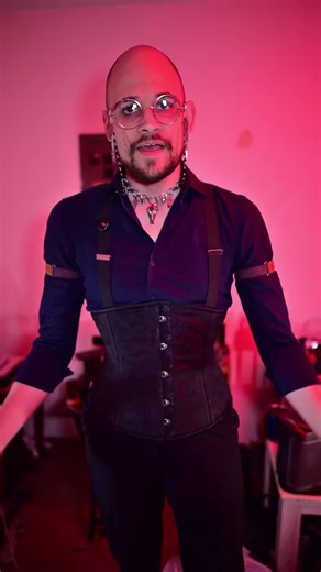 So tired of seeing big accounts that lurk on alts and don’t use their own account to engage with other accounts. Just slithering around sneaking in a couple likes here and there. Screw that. Let’s use our platforms. Comment, like, repost, share to our stories. Let’s stop the lurking influencer/content creator trend. That being said. Please do not use this post to beg for support/attention. I wanna support accounts because I want to support them. Not because they beg me for shares or callouts.