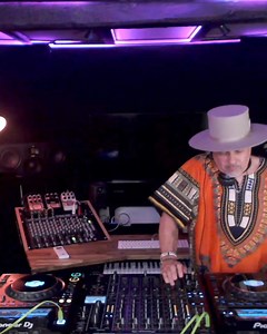 Some deep, house vibes for y'all!! Full set: https://youtu.be/JXRHa6Fdkc8?si=KaLAW1OJGIDTYgVv | Little Louie Vega