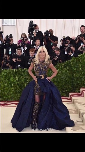 Donatella Versace cumple años | Estilo, poder y legado sin disculpas