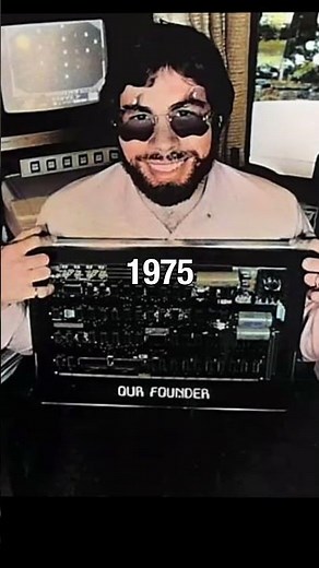 The First Apple Computer #retro #applecomputer #retrogaming #applehistory #nostalgia