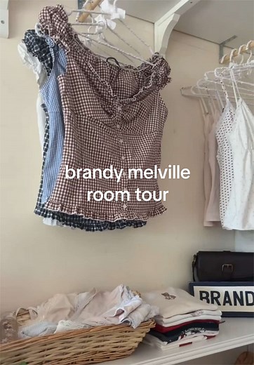by popular demand, the long awaited jemchi room tour :) #brandymelville #brandy #roomtour