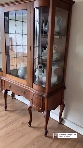 Who remembers about five years ago, before reels were a thing, and we would basically create a video in our stories with music. But those stories only lasted for 30 seconds, so then we’d have to try our best to match up the music from where it left off in the previous story? Sometimes I’d get it right, but often not. That is where this video comes from! Back in 2021, I brought home this gorgeous cabinet and it sold again very quickly. I should have held onto it!! #sellersremorse #antiquechinahut