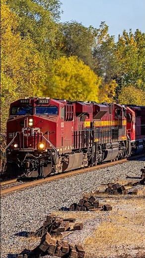 A old CP Rail EMD SD40-2 Trails on CPKC Train 421-16 [10/16/2025] #train #cpkc #cp #railfan
