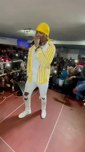 Freeman Hkd Pombi live on stage Kwekwe