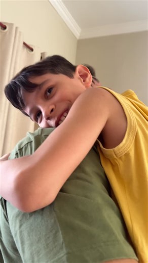 Marcella Foratto | Imagem & Estilo on Instagram: "Tudo por você meu amor 🤍 Papai noel passou por aqui e deixou uma brinquedoteca super divertida! Haha"