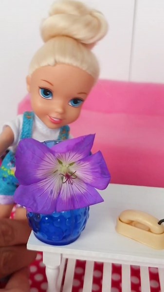 Elsie and Annie Learn to Own Up! - Fun Doll Time for Kids