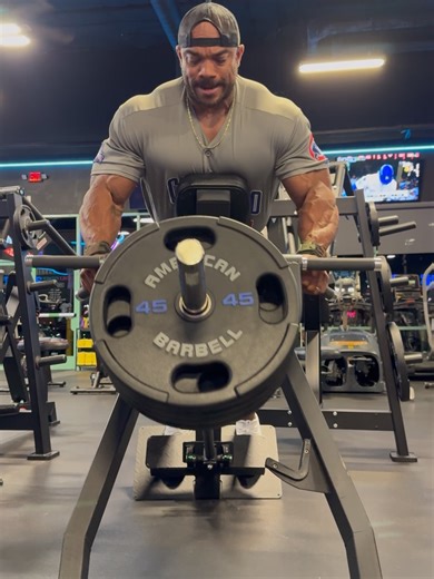 SERGIO OLIVA JR🇨🇺🇺🇸 on Instagram: "🚧 Operation Big Back @cultfitnesslv @americanbarbell"