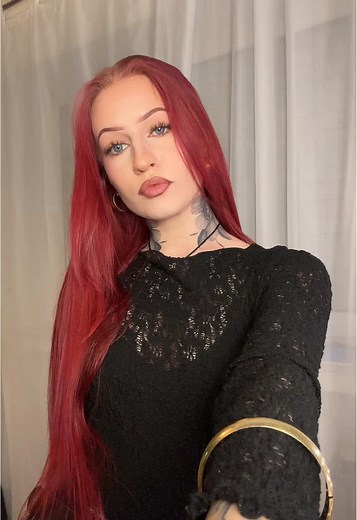 Embracing Red Hair and Tattoos: A Confidence Boost