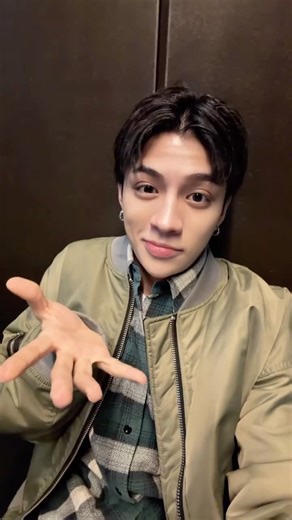 WOLF HOWL HARMONY on Instagram: "Na primeira vez que vi isso, fiquei com muita vergonha 😂 GHEE #WOLFHOWLHARMONY #WHH #GHEE #jpop"