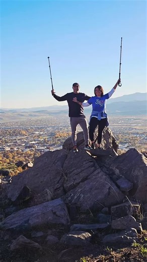 When you climb C hill before everyone else wakes up. Psalm 118:24 says, “This is the day that the LORD has made; let us rejoice and be glad in it” 🙏🏻🌄 Thank you for going up with us!, Clyde!😘 | Brookielynn's Bungalow