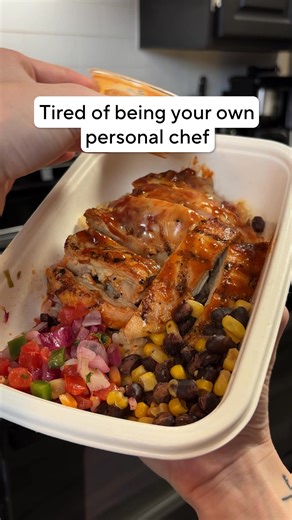 Skip the grocery store, prep and dishes. Get meals from award-winning chefs delivered weekly to your door. | CookUnity