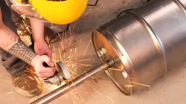 I Built a DIY Snow Scooter – This Thing Shreds!