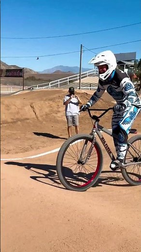 SE Big Flyer HD on the BMX Track!