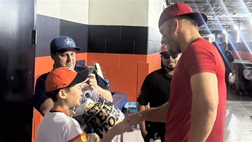 Mike Trout meets with Astros fan who broke up catch