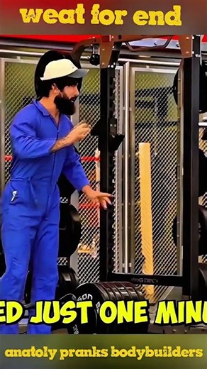 Anatoly Prank on Bodybuilders #bodybuilding #anatoly #gymprank #anatolyprank
