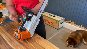 11K views · 38 reactions | Arboristi Felixia Banck kokeilee uutta tehokasta akkusahaamme MSA 220 TC-O  Kuinka monta kertaa hän kutsuu sitä videolla ""pahaksi pojaksi""?  | STIHL | Facebook