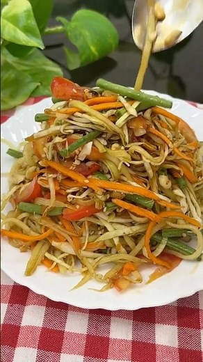 Thai Green Papaya Salad 🥗