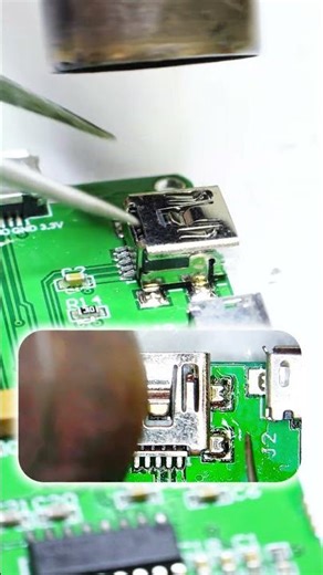 This USB port looks easy to remove… but isn’t