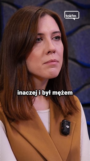 📲🎧Zapraszamy do posłuchania ⏯️ https://audycje.tokfm.pl/audycja/716 📢Anna Sobolewska prowadzi dziennikarskie śledztwo wokół największej od trzech dekad sprawy prania brudnych pieniędzy w Polsce. Próbując odtworzyć metody działania oskarżonych przez prokuraturę osób, trafia na trop mężczyzny, który sprowadził jej śledztwo na zupełnie nowe tory. Dziennikarka przenosi się do hermetycznego i barwnego świata niszowych kościołów. ❓Jakim cudem polski duchowny wspiął się na szczyty azjatyckiego półśw