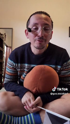 Ser demisexual en un mundo tan sexualizado... Sígueme en insta @ gus_escobarg #demisexual #lgbtqia #grisexual #asexual #asexuality #fyp #relatable #lgbt🌈