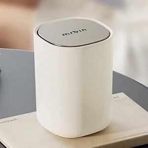 MRBIN Desk Mini Car Trash Can, 0.4 Gallon Table Top Plastic Waste Basket with Stainless Steel Lid, Small Garbage Bin for Bedroom, Coffee Bar, Vanity Countertop, Black