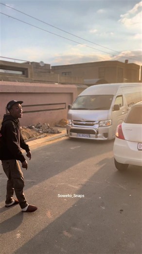 Soweto Snaps: Induku Kphela Moment in Soweto Streets