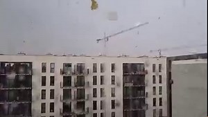 623K views · 3.1K reactions | Silny wiatr przewraca dźwig w Krakowie....