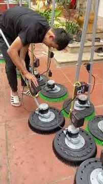 Testing 30 homemade industrial floor scrubbers./ Test 30 bộ chổi chà sàn công nghiệp tự chế