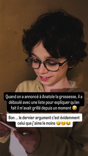 De Bagnolo Fernandes on Instagram: "Quand on a annoncé la grossesse mercredi dernier… Anatole a débarqué 5 minutes après avec LA liste 📝 👉 preuves, indices, intuitions, regards chelous Bref… il m’avait grillée bien avant 😅 Détective Anatole : 1 Discrétion : 0 🤰😂 #Grossesse #OnAttendUnBébé #Grillée #famillesnombreuses #famillesnombreuseslavieenxxl_tf1 💕👶 @famillesnombreusestf1"