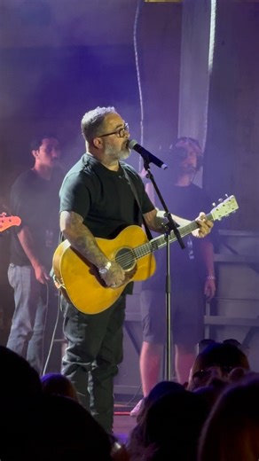 132 reactions · 24 shares | @aaronlewismusic of @staindofficial called out Bruce @Springsteen during his performance of “Am I The Only One” at @bigmachinelabelgroup’s 20th anniversary celebration concert in Nashville. #AaronLewis #Staind #CountryMusic #Country #BruceSpringsteen #Springsteen | Music Mayhem | Facebook