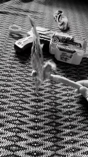 Blue hand Grab-pack from poppy playtime’s