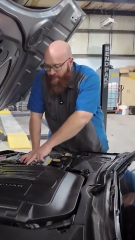 Wrong engine cover installed