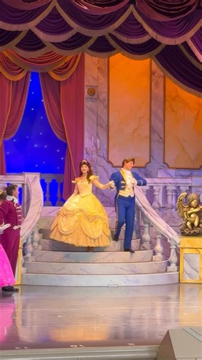 Amonnat กรุ๋งกริ๋ง ☀️ on Instagram: "Beauty and the Beast 🥀💛🏰Hollywood Studios, @waltdisneyworld . . . . . . . . . . . . . . . #BeautyAndTheBeast #BeOurGuest #TaleAsOldAsTime #Belle #DisneyPrincess #DisneyBroadway #DisneyLiveShow #HollywoodStudios #WaltDisneyWorld #DisneyWorld #DisneyMagic #DisneyParks #DisneyGram #DisneyLife #DisneyAddict #DisneyMoments #DisneyAdventure #WDWMemories #WDWMagic #WDWLife #DisneyVacation #OrlandoLife #OrlandoTravel #ThemeParkLife #MagicalMoments #LiveEntertainme
