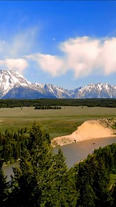 Stunning drone tour of Yellowstone’s landscapes and wildlife