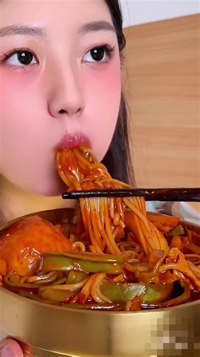 How is she so cute even while enjoying her meal? #foryourpage #fyp #mukbang #viral #yummy @TikTok