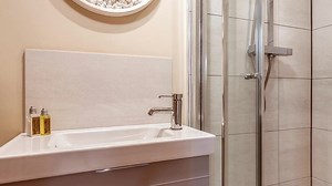 Take a look at this beautiful, historic cottage in the heart of Whitby - perfect for a short break away or a longer summer stay for up to 6 people in 3 bedrooms. https://shoreline-cottages.com/cottages/greenfingers/ | Shoreline Cottages | Facebook