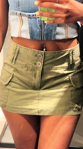 Micro mini, major attitude #miniskirt #skirtseason #dailyoutfits #styleinspo