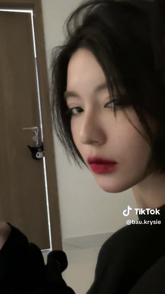 Embrace Bold Beauty with Red Lipstick Inspiration