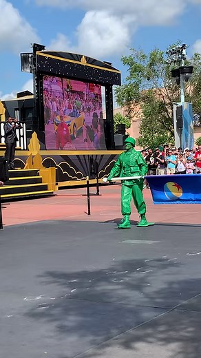 Happy 35th Anniversary Disney’s Hollywood Studios! This was from the 30th Anniversary celebration in 2019 #waltdisneyworld #disneyshollywoodstudios #waybackwednesday #may1 #toystory #toystoryland #greenarmymen #35thanniversary #disneyover50 | DisneyOver50