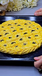 Juicy Meat & Potato Pie That Melts in Your Mouth – Old-World Comfort Food” Ingredients Dough All-purpose flour: 3½ cups Salt: 1 tsp Sugar: 1 tsp Cold butter (cubed): ¾ cup (1½ sticks) Sour cream or plain yogurt: ¾ cup Cold water: 2–4 tbsp (as needed) Filling Chicken or beef (small cubes): 1½ lb Potatoes (small cubes): 3 medium Onion (finely chopped): 1 large Salt: 1½ tsp (or to taste) Black pepper: 1 tsp Cumin (optional): ½ tsp Butter (small cubes): 2 tbsp Topping Egg wash: 1 egg 1 tbsp milk Nig