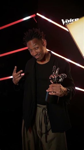 Ils en rêvent tous les 4 de ce trophée 🫨🏆 Qui sera #TheVoice 2026 ?