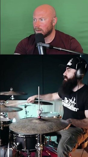 El Estepario Siberiano uses a new drum technique using 3 drum sticks #shorts