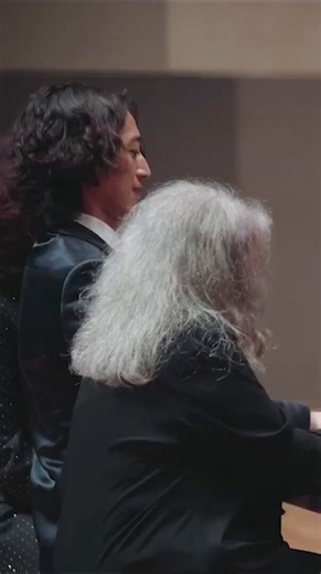 ✨ An unforgettable night in Japan as Hayato Sumino and Akane Sakai joined Martha Argerich to perform Debussy’s Petite Suite on Akiko’s piano — a survivor of Hiroshima. 🎹🌙