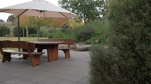 outside view of a restaurant