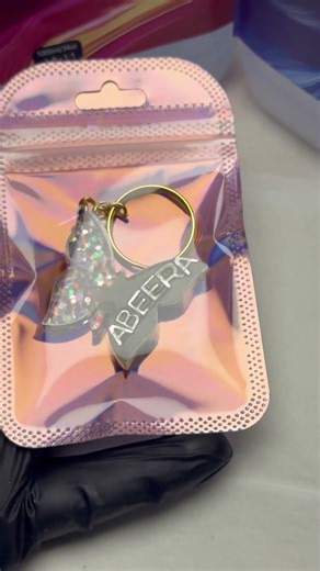 DIY Resin Butterfly Keychain Easy Tutorial Resin Art Ideas for Beginners #ResinArt #ButterflyKeychai