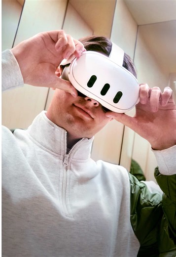 Made first contact at #MetaLab Los Angeles 🛸👽 | Meta Quest