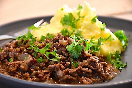 Millionbøf - klassisk opskrift med kartoffelmos
