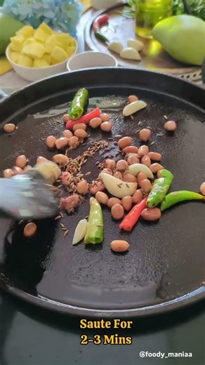 Raw Mango Thecha receipe #mortarandpestle #easyrecipe #castiron #cooking #recipe #food #indianfood