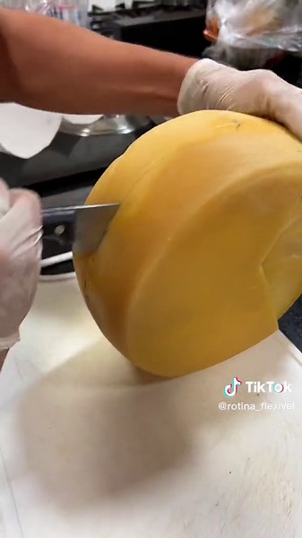 Incrível Receita: Massa Dentro do Queijo